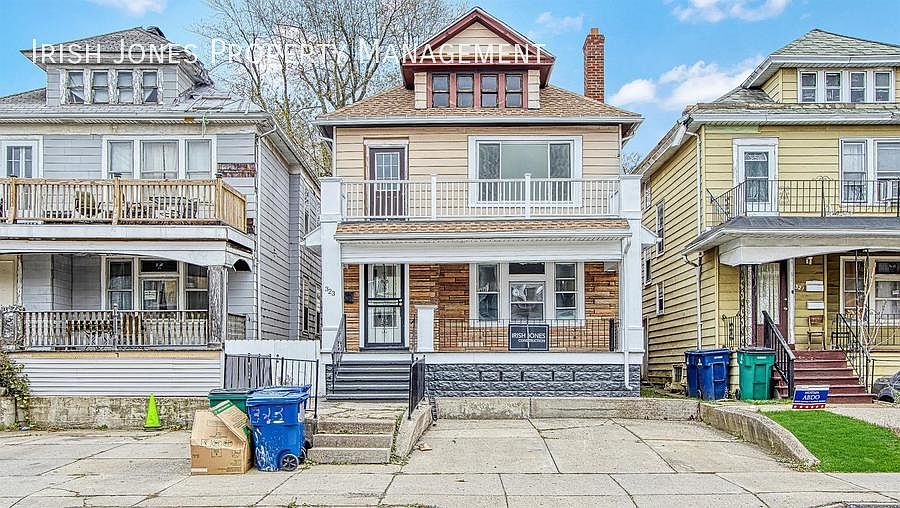 1st image of 323 Grant St APT 2