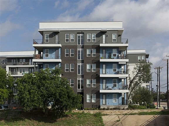 4th image of 1931 Market Center Blvd #1115