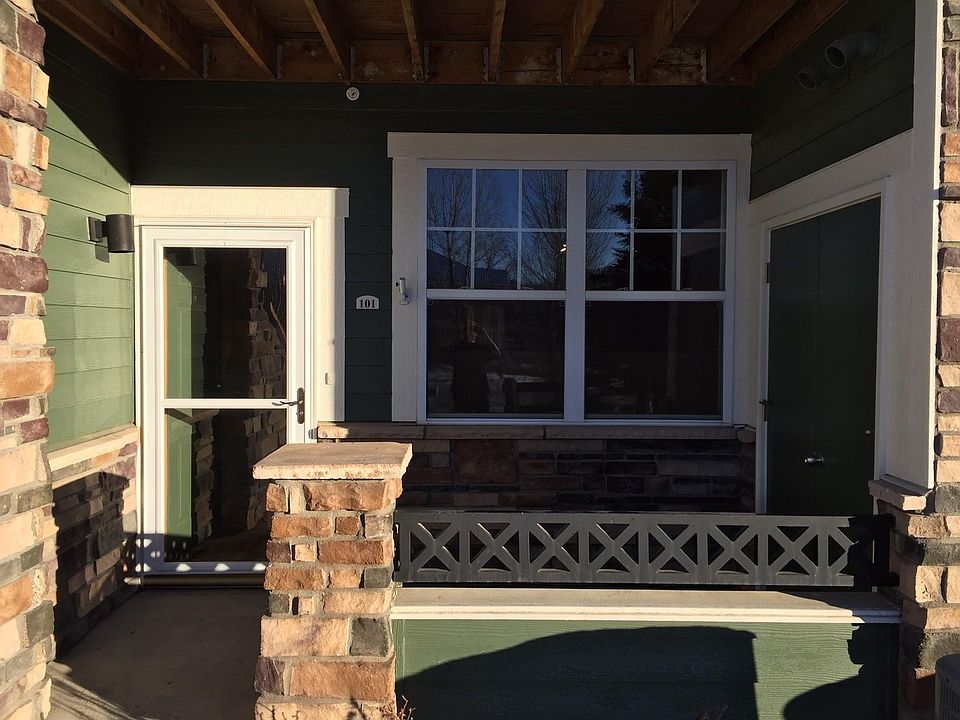 Front entry - also has a porch