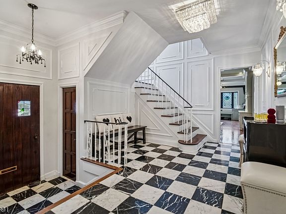 2nd image of 20 Barnsdale Rd