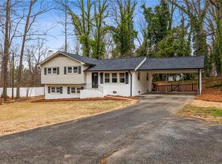 1113 Rustic Rd, Greensboro, NC 27410