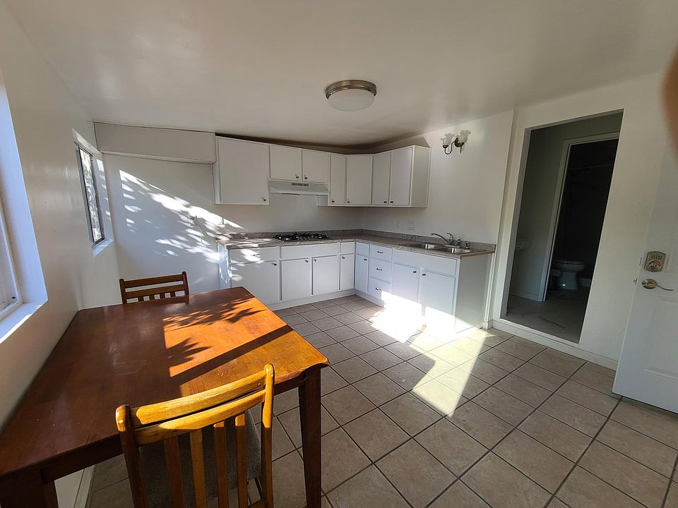 Living room & Kitchen