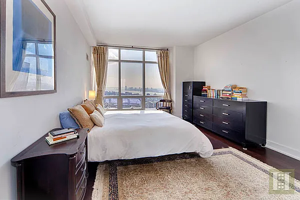 Rented by Halstead Real Estate | media 33