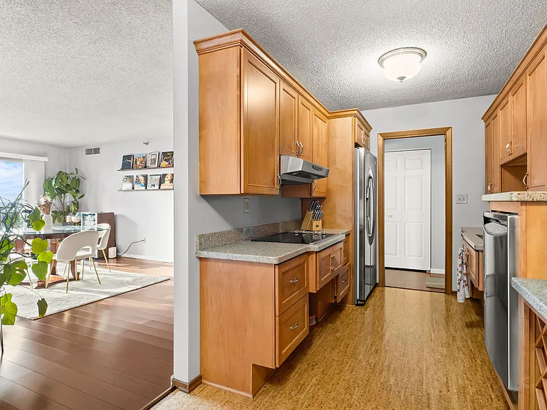 1225 Lasalle Ave #1404 — Photo 7