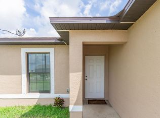 805 NE 11th Ter, Cape Coral, FL 33909
