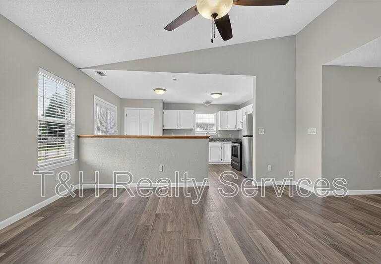 10341 Whitewater Ln — Photo 10