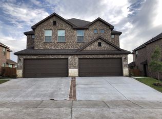 1030 W Sierra Vista Ct, Midlothian, TX 76065