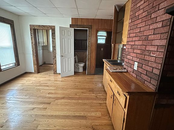 5th image of 23 Atkins St