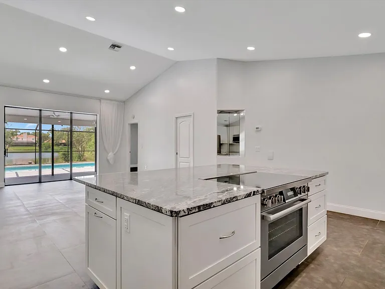 6044 Marella Dr — Photo 10