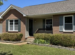 979 Roedeer Dr, Clarksville, TN 37042