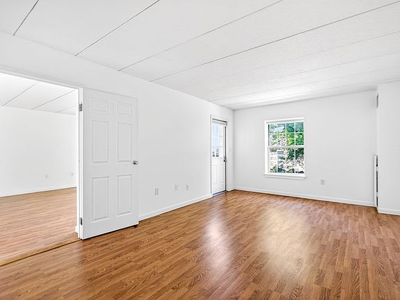 3rd image of 200 Captains Row APT 202