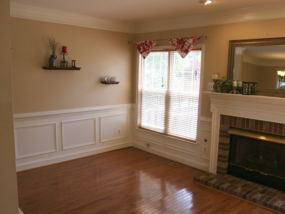 living room w/ gas fireplace