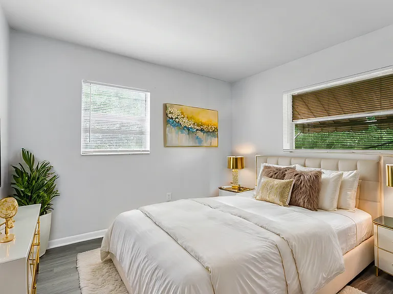 318 E Dakin Ave #8 — Photo 8