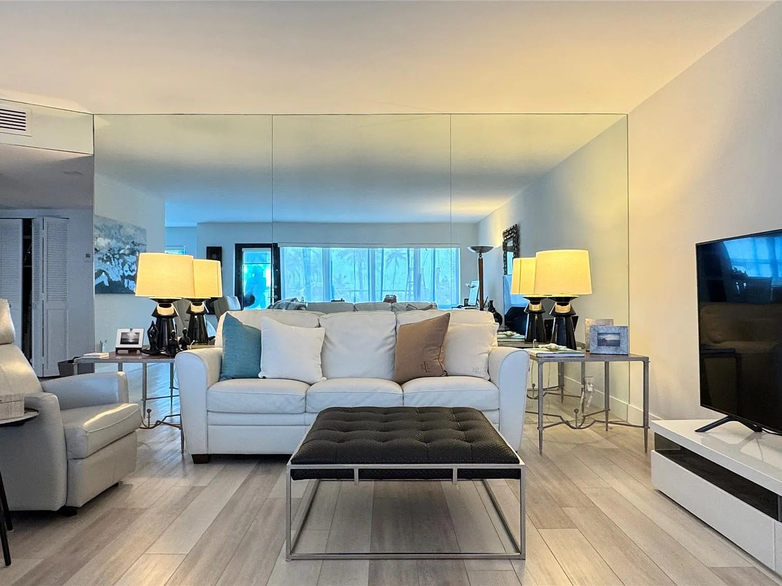 2 bed, 2.0 bath, $4,800 — Photo 2