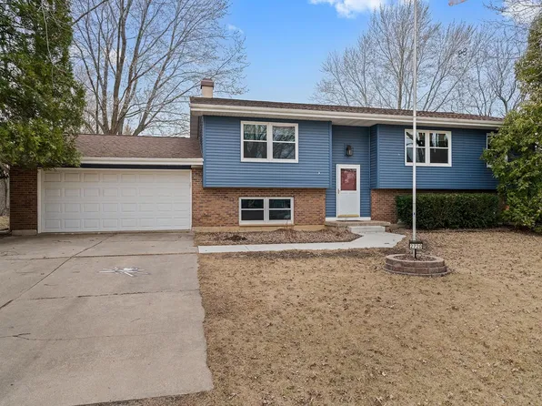 2720 Lynnville Ct, Lindenwood, IL 61049