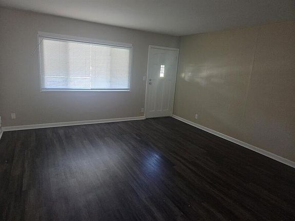 2nd image of 3141 Danbury Rd