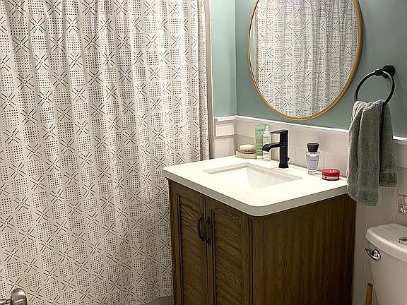 2nd image of 100 Lincoln Ave APT 20C