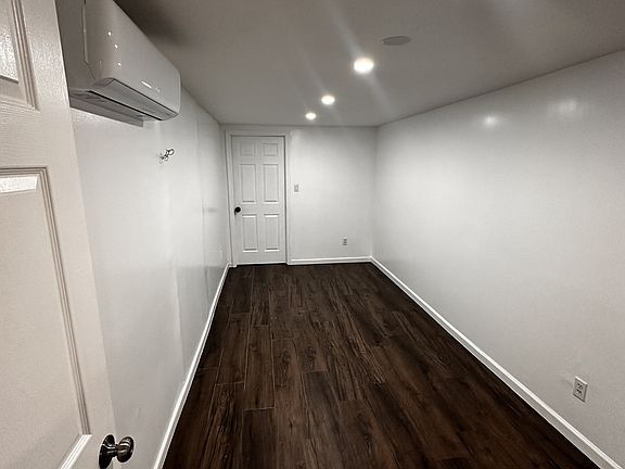 3rd image of 3164 Fenton Ave #1B
