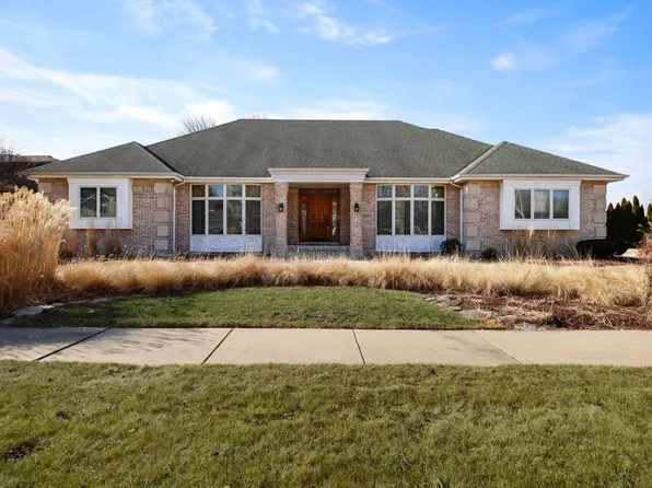 8308 Castle Dr, Munster, IN 46321