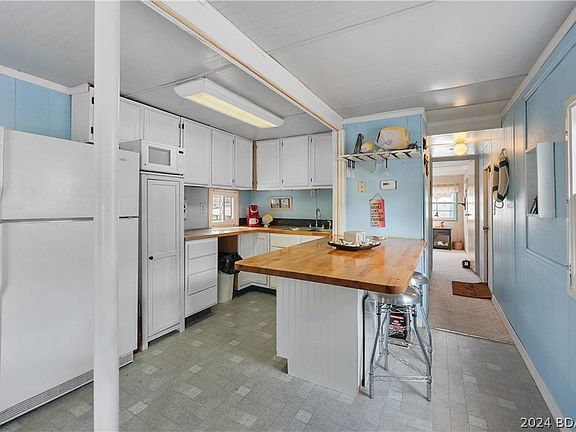 3rd image of 131 Betlo Park Ln