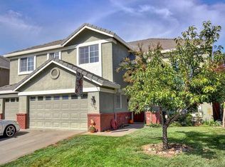 5212 Whisper Oaks Ln, Carmichael, CA 95608