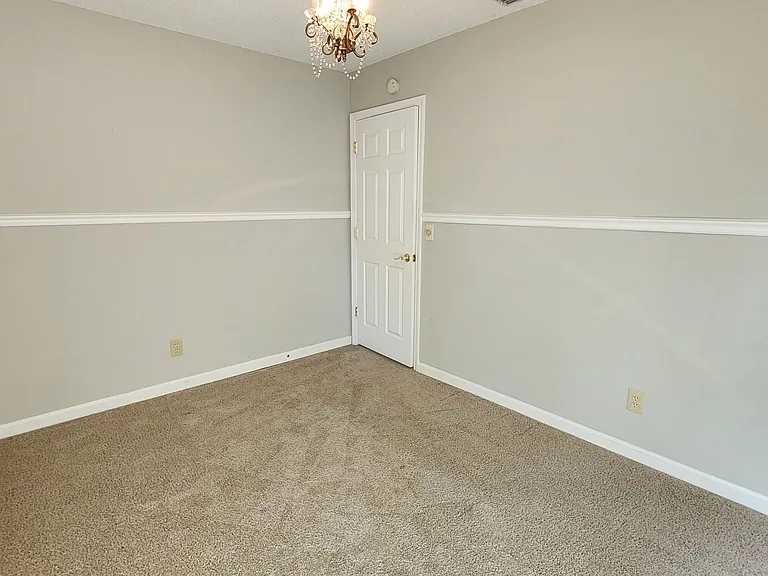 909 Bramblewood Ct — Photo 15