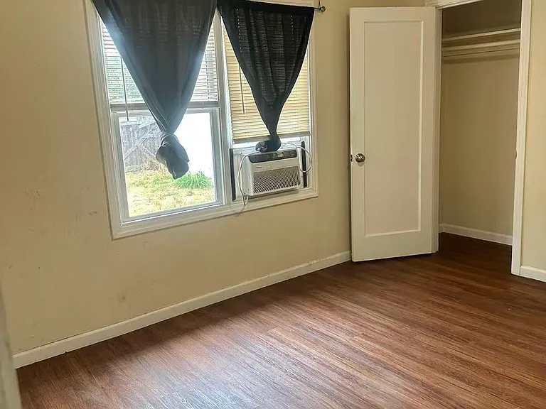5206 & 5208 Thurman Way #5208 — Photo 10
