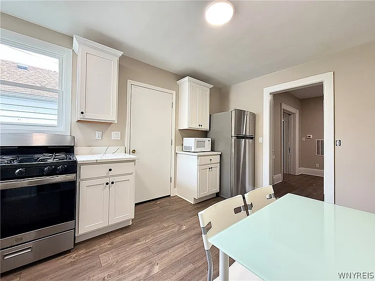 460 Rhode Island St — Photo 14