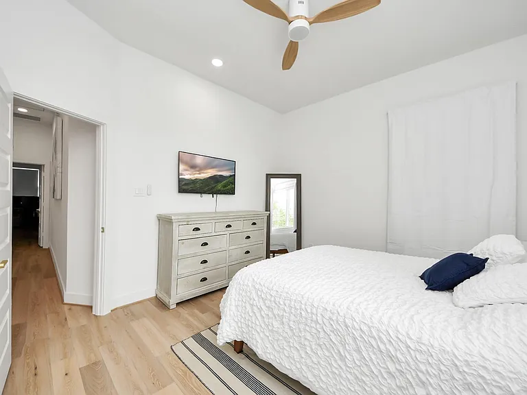 2211 Bevis St — Photo 34
