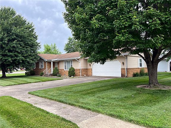 2nd image of 1001 Holly Dr
