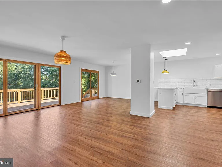 26 Forest Hill Dr — Photo 4