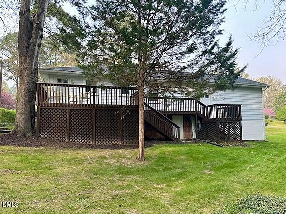 5th image of 22 Meadowbrook Ave