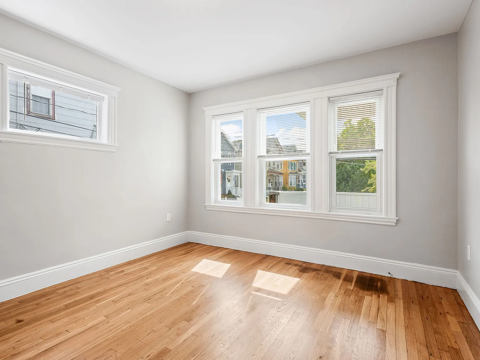 2 bed, 900 sqft, $2,450 — Photo 4