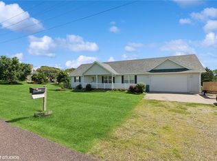 19371 Cedar Gate Dr, Warsaw, MO 65355