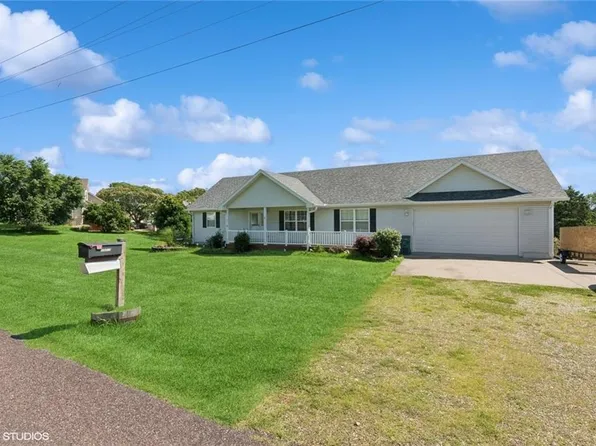 19371 Cedar Gate Dr, Warsaw, MO 65355