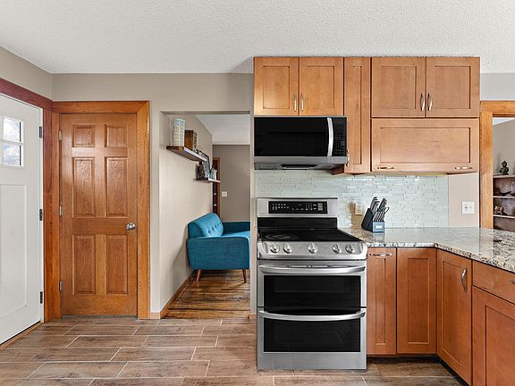 4th image of 7077 Delaney Ave