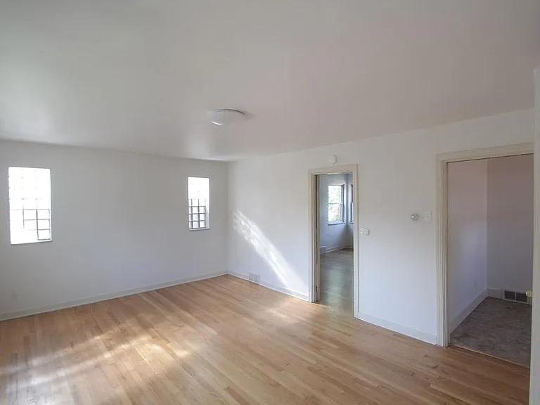 415 Franklin Ave #2 — Photo 11