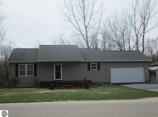 10633 Deadstream Rd, Honor, MI 49640