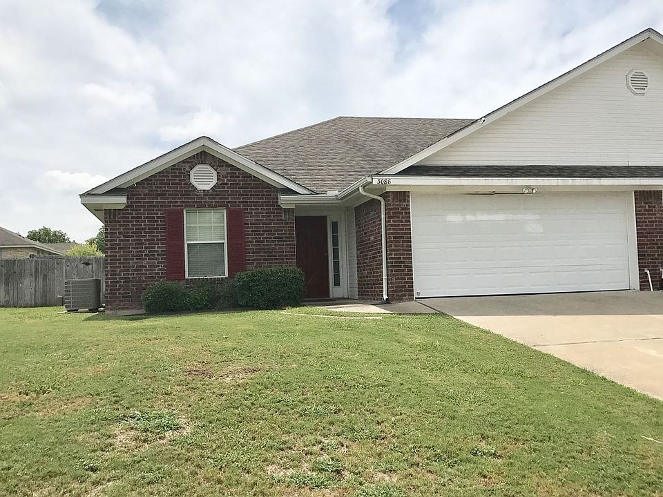 1st image of 3088 Clydesdale Way