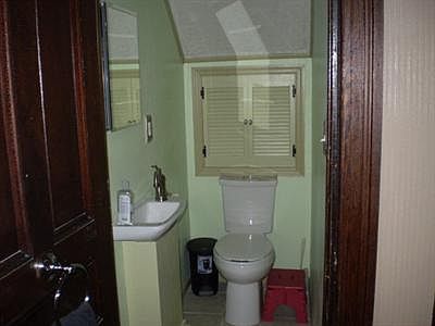 5th image of 229 Scottwood Ave