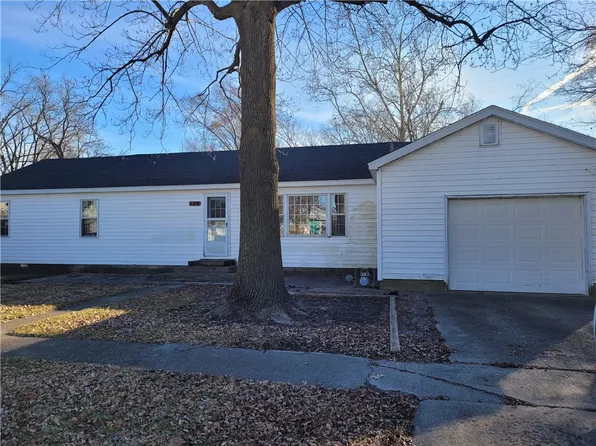 104 Michigan St, Hindsboro, IL 61930