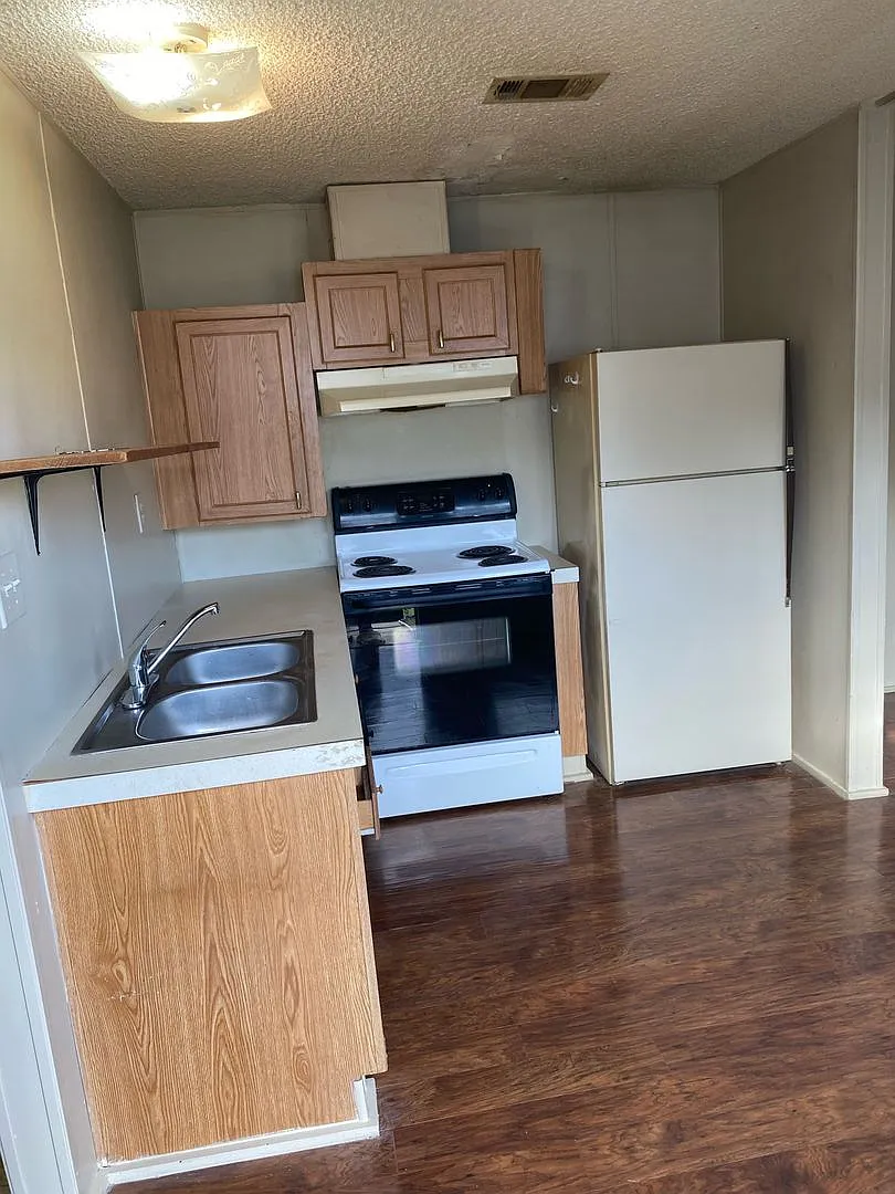 Old Jeanerette Mobile Home Park — Photo 1