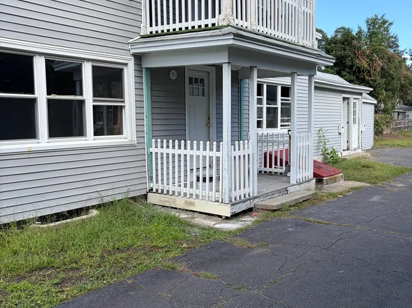 40 Fort St APT 2, Northampton, MA 01060