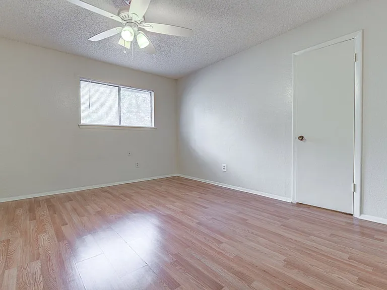 300 Villa Oaks Cir #A — Photo 7