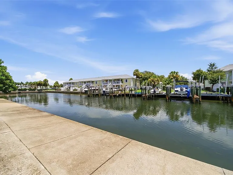 5092 Beach Dr SE #A — Photo 34