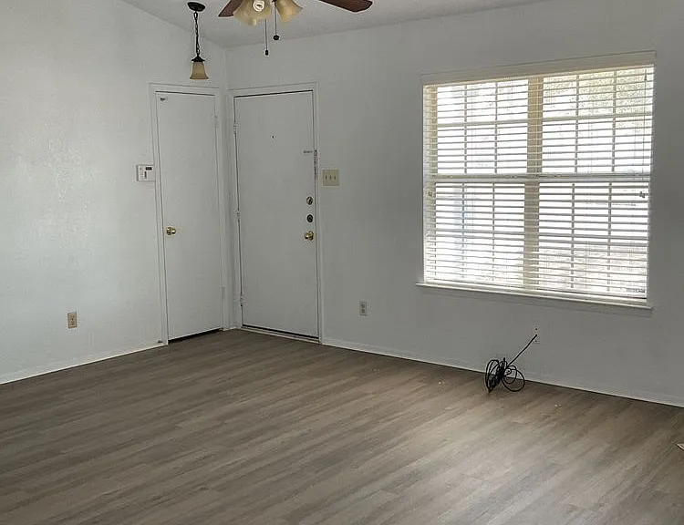 2209 Dickens Dr — Photo 8