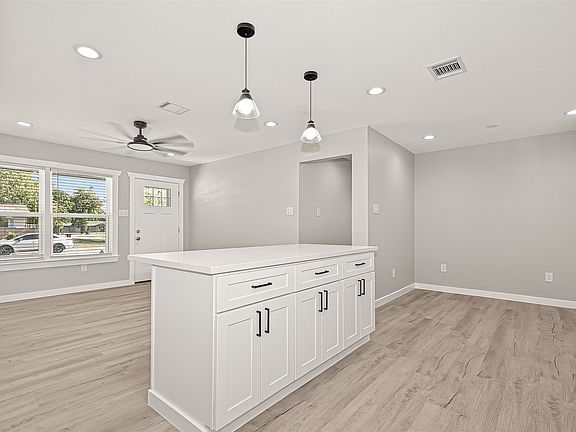 4th image of 10531 Royal Oaks Dr #10531
