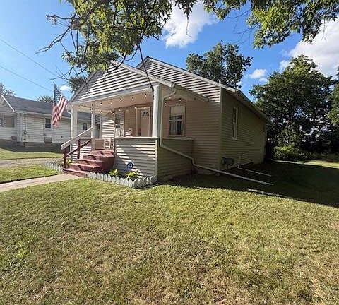 3rd image of 449 Midway Ave