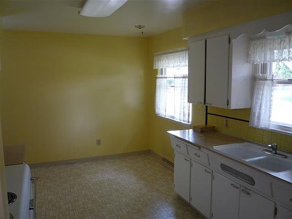 4th image of 5816 N Alameda Blvd