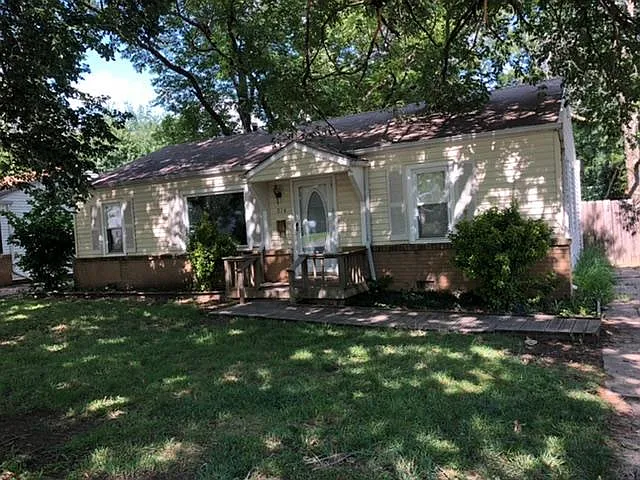 914 N Kokomo Avenue — Photo 2